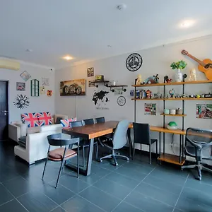 urban-hostel.singapore-best-hotels.net/